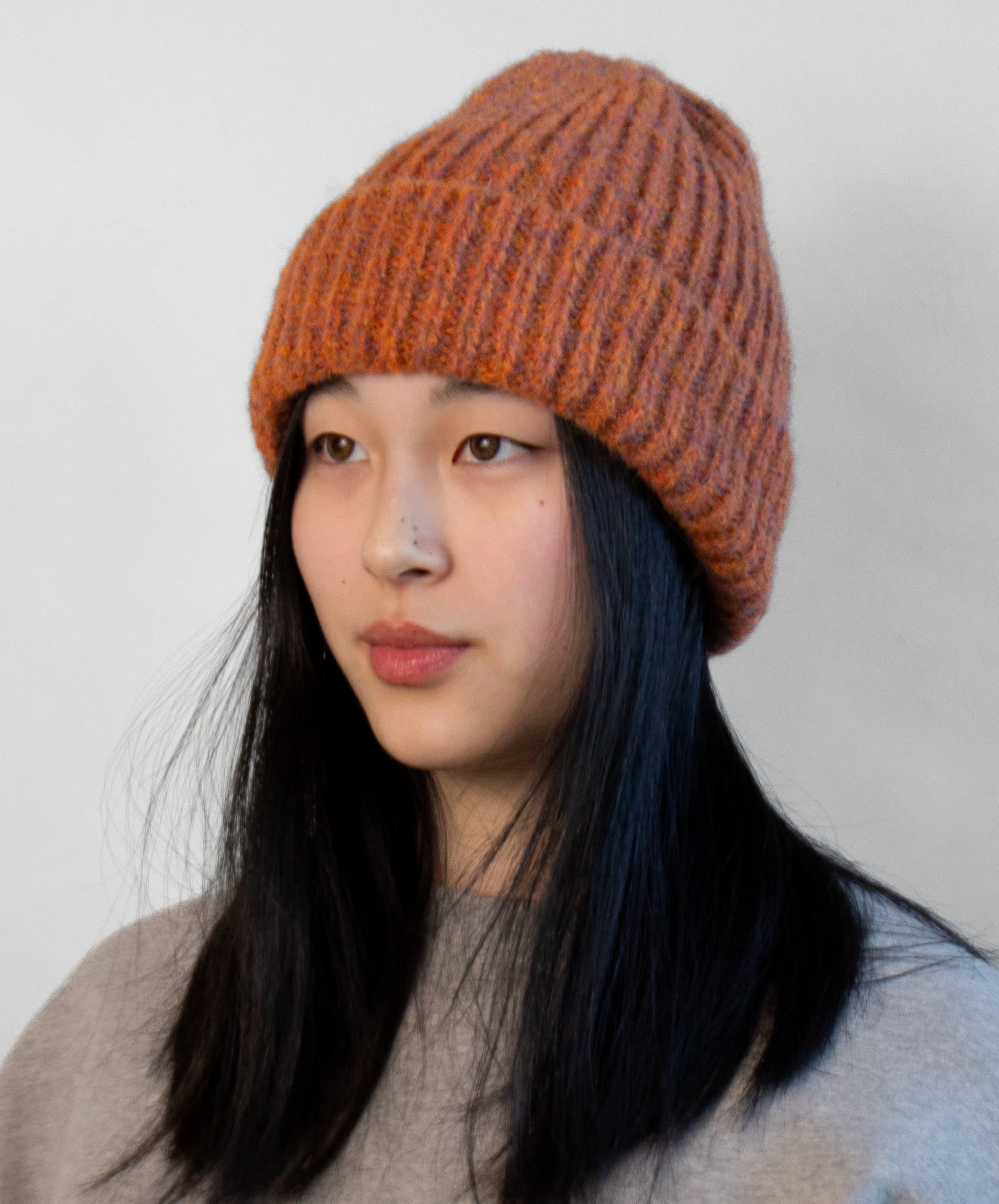 Tweed yarn beanie with structured fit