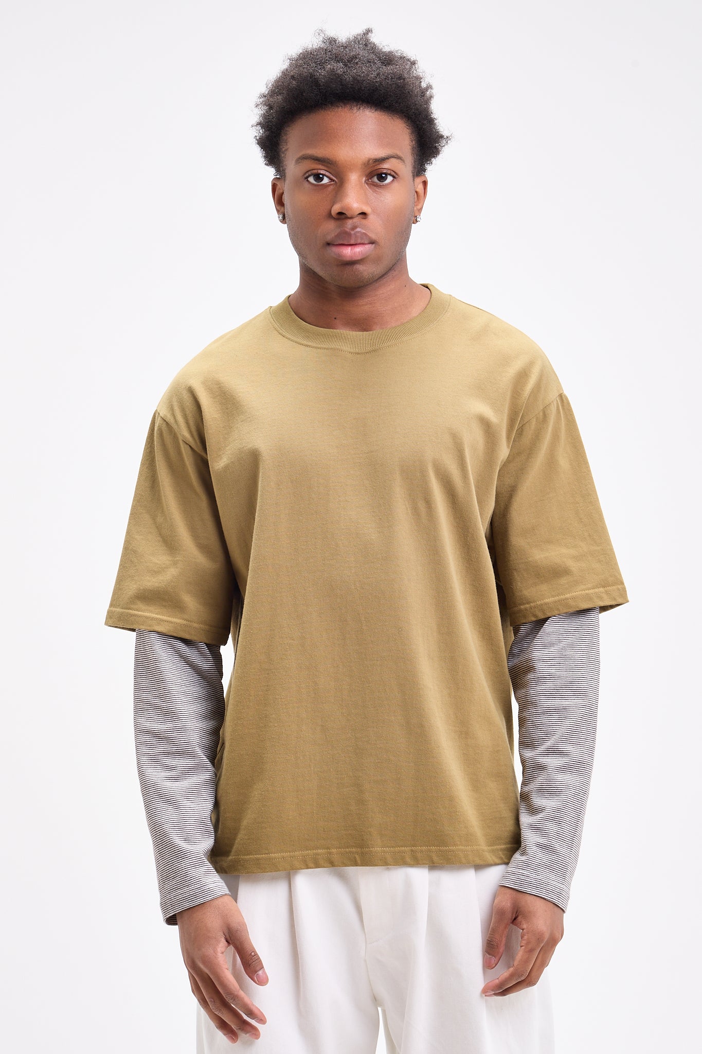 T-shirt à manches rayées superposées